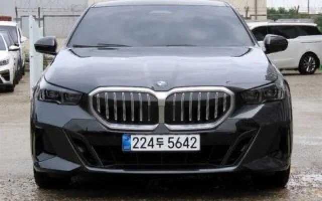 5시리즈 (G60) 520i BMW 2025/04 28,705km
